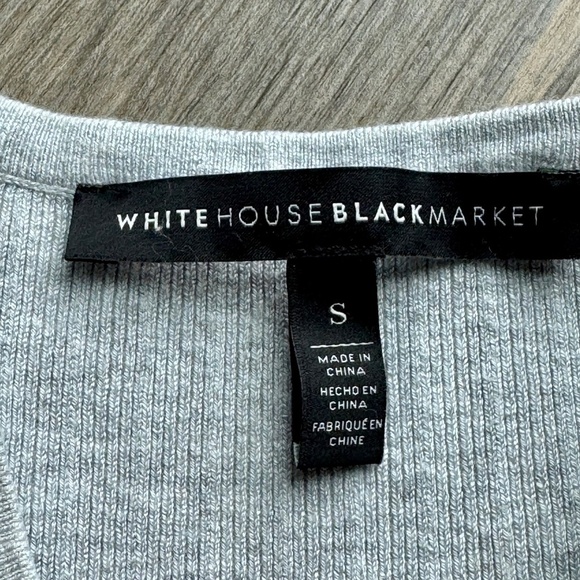 White House Black Market Gray Ruffle Cold Shoulder Ribbed Knit Top | Size S - Picture 4 of 9